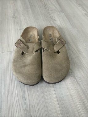 Birkenstock Suede Boston Clogs in Taupe